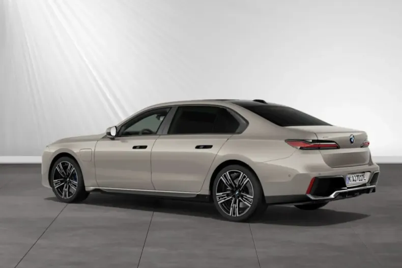 BMW 750 din 2024 cu 14.500 km - oferta BMW163782 - foto 6