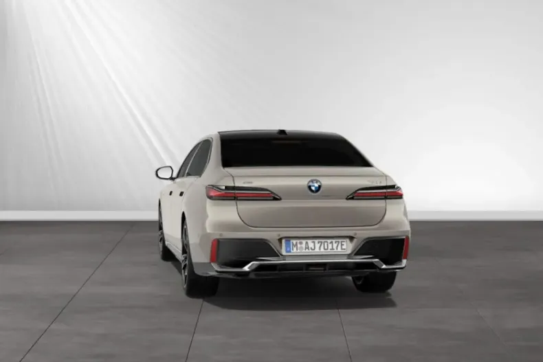 BMW 750 din 2024 cu 14.500 km - oferta BMW163782 - foto 7