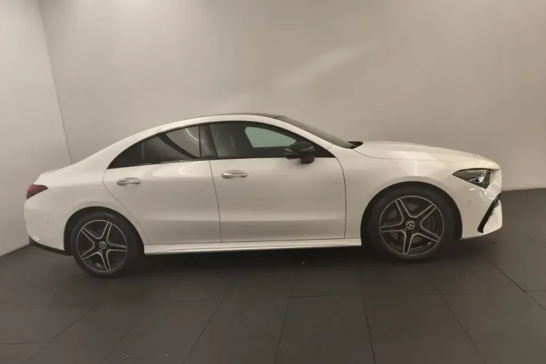 Mercedes-Benz CLA 250 din 2024 cu 25.871 km - oferta MER163808 - foto 3