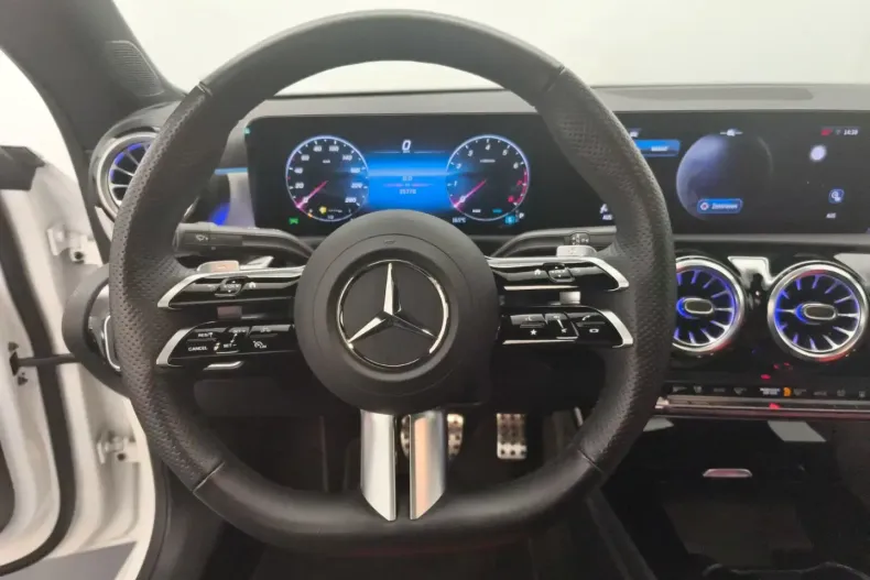 Mercedes-Benz CLA 250 din 2024 cu 25.871 km - oferta MER163808 - foto 13