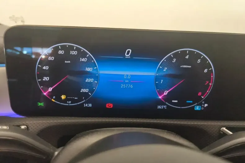 Mercedes-Benz CLA 250 din 2024 cu 25.871 km - oferta MER163808 - foto 14