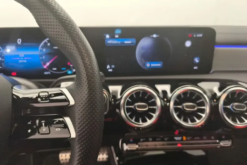 Mercedes-Benz CLA 250 din 2024 cu 25.871 km - oferta MER163808 - foto 16