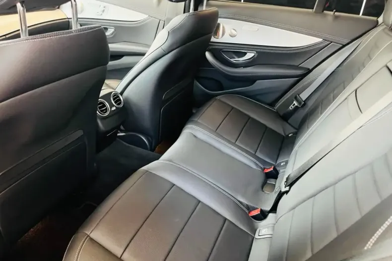 Mercedes-Benz E 400 din 2023 cu 22.000 km - oferta MER163823 - foto 10