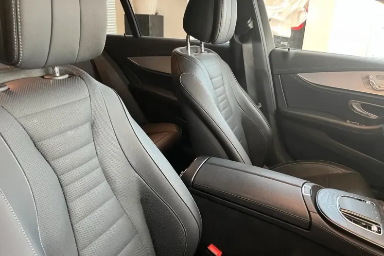 Mercedes-Benz E 400 din 2023 cu 22.000 km - oferta MER163823 - foto 17