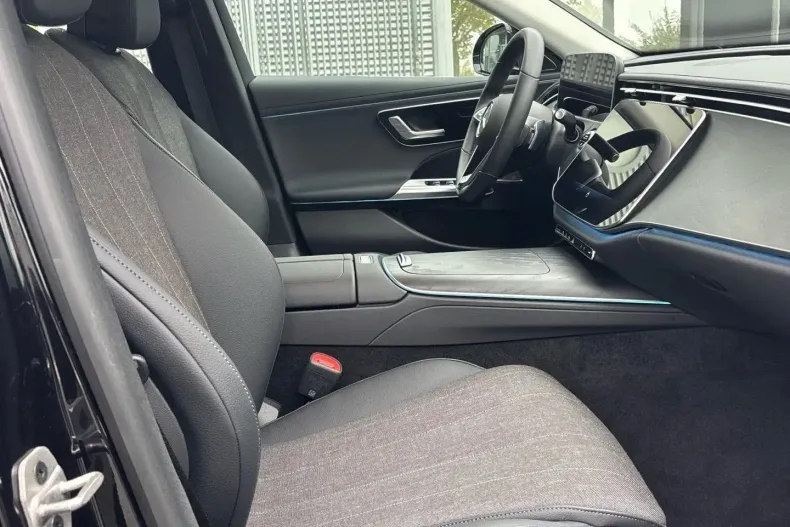 Mercedes-Benz E 220 din 2024 cu 14.708 km - oferta MER163826 - foto 10