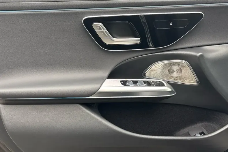 Mercedes-Benz E 220 din 2024 cu 14.708 km - oferta MER163826 - foto 12