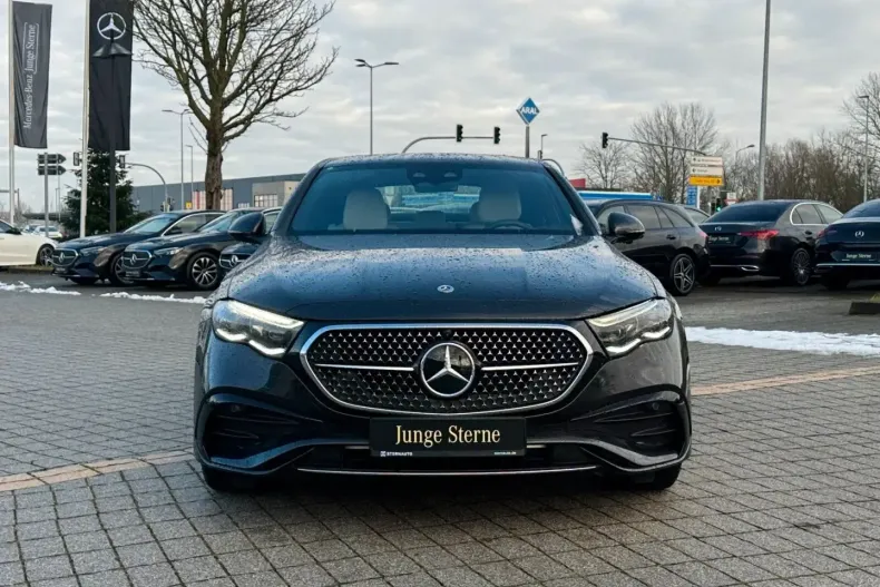 Mercedes-Benz E 450 din 2023 cu 8.882 km - oferta MER163839 - foto 1