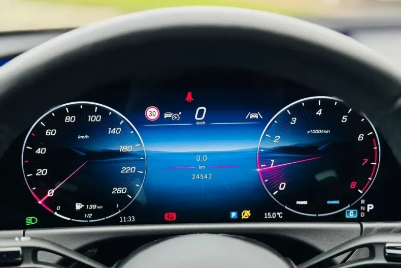 Mercedes-Benz E 200 din 2024 cu 24.550 km - oferta MER163844 - foto 15