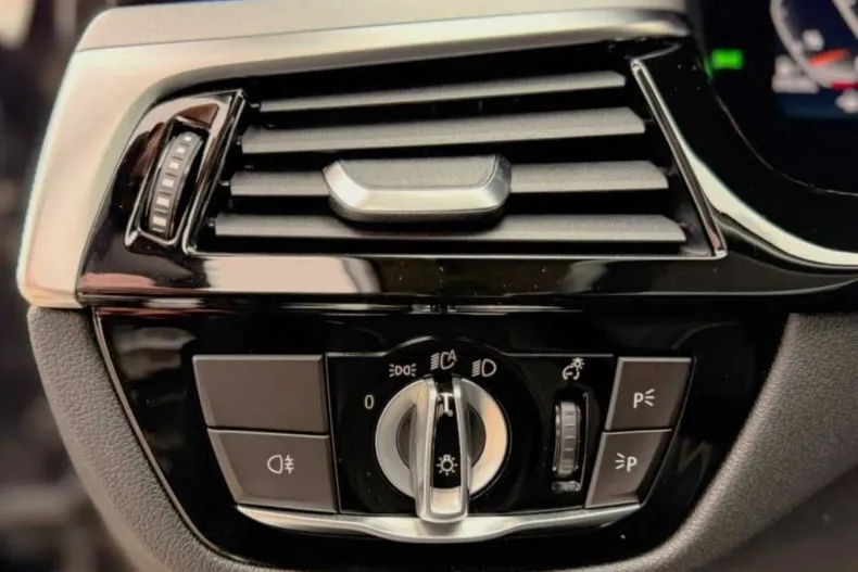 BMW Seria 5 din 2021 cu 141.000 km - oferta BMW163880 - foto 22