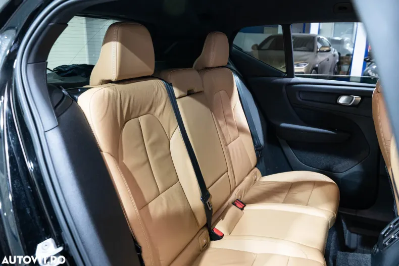 Volvo XC40 din 2021 cu 162.395 km - oferta VOL163885 - foto 7