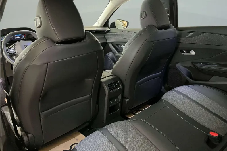 Peugeot 408 din 2024 cu 6.729 km - oferta PEU163892 - foto 11