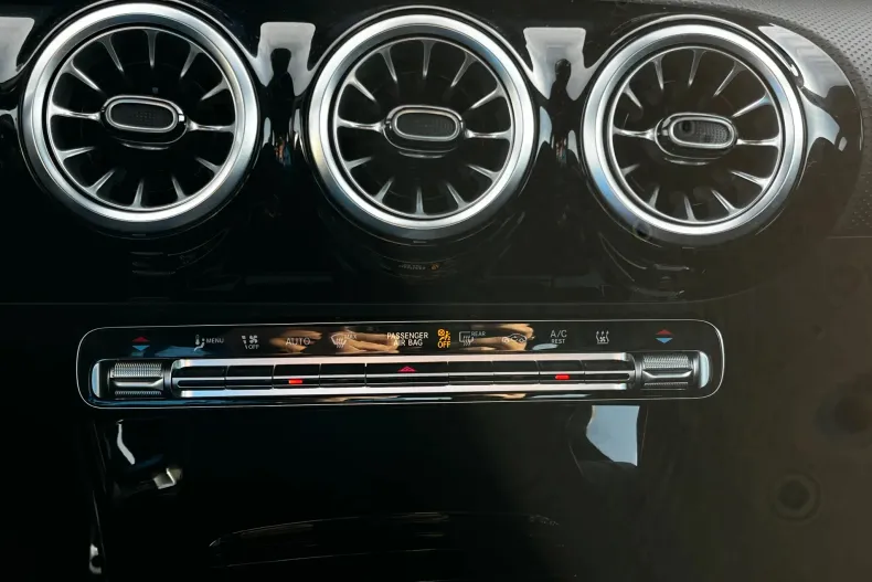 Mercedes-Benz CLA din 2023 cu 17.003 km - oferta MER163896 - foto 23