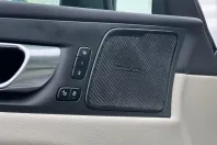 Volvo XC60 din 2020 cu 71.368 km - oferta VOL163907 - foto 12