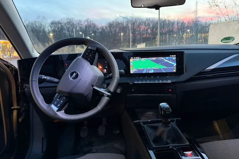 Opel Astra din 2024 cu 14.800 km - oferta OPE163908 - foto 12