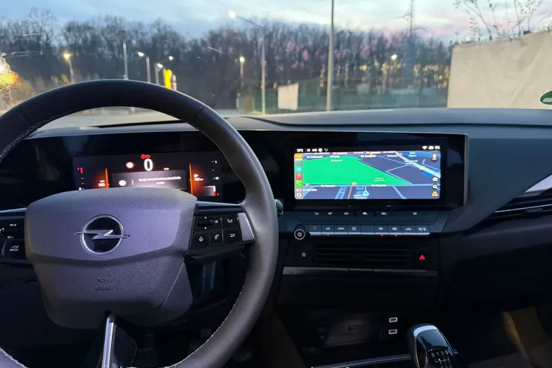 Opel Astra din 2024 cu 14.800 km - oferta OPE163908 - foto 13