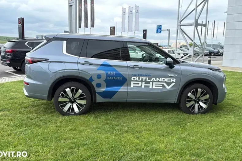 Mitsubishi Outlander din 2025 cu 250 km - oferta MIT163910 - foto 6
