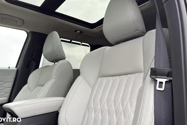 Mitsubishi Outlander din 2025 cu 250 km - oferta MIT163910 - foto 11