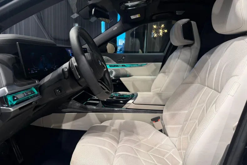 BMW Seria 7 din 2025 cu 19.500 km - oferta BMW163911 - foto 16