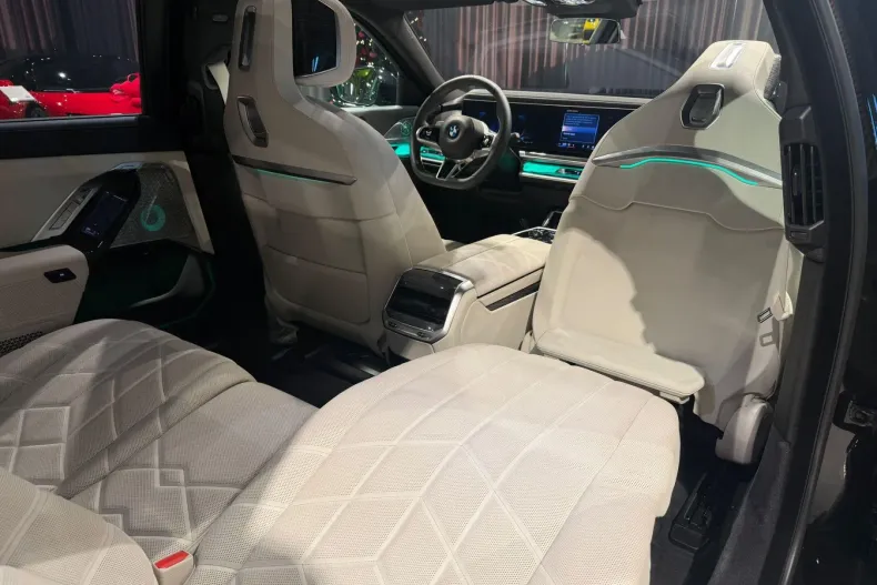 BMW Seria 7 din 2025 cu 19.500 km - oferta BMW163911 - foto 20