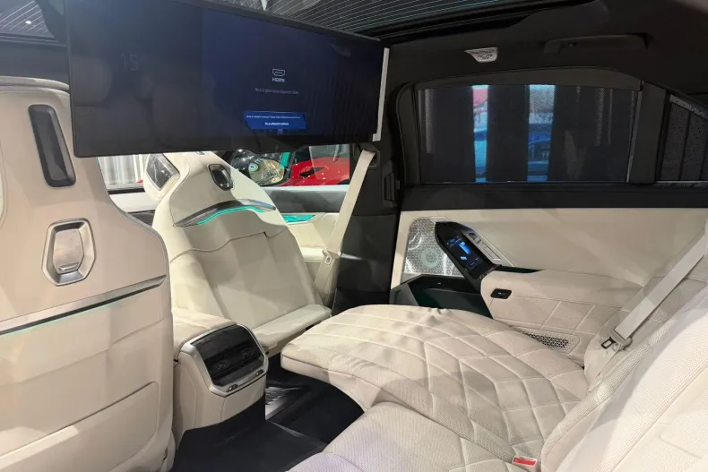 BMW Seria 7 din 2025 cu 19.500 km - oferta BMW163911 - foto 23