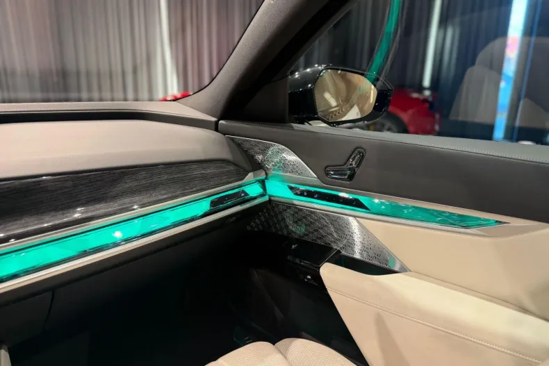 BMW Seria 7 din 2025 cu 19.500 km - oferta BMW163911 - foto 29