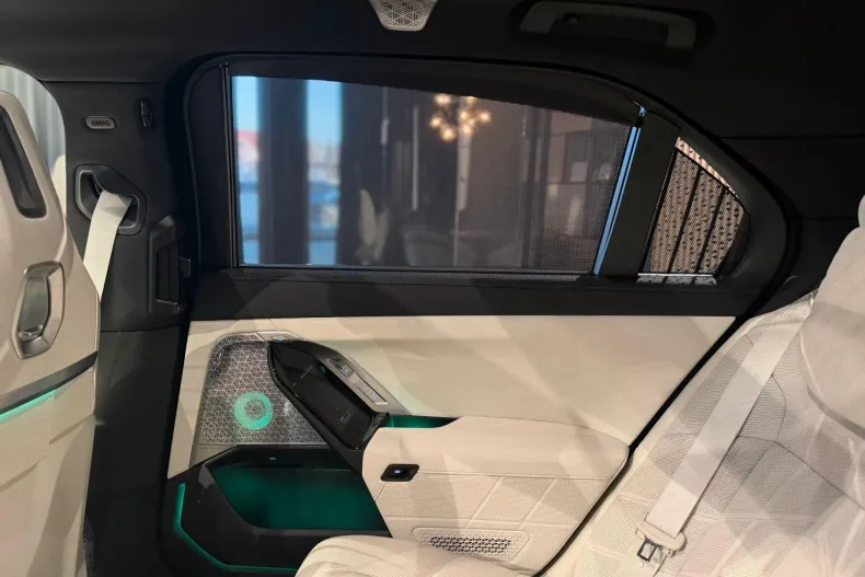 BMW Seria 7 din 2025 cu 19.500 km - oferta BMW163911 - foto 30