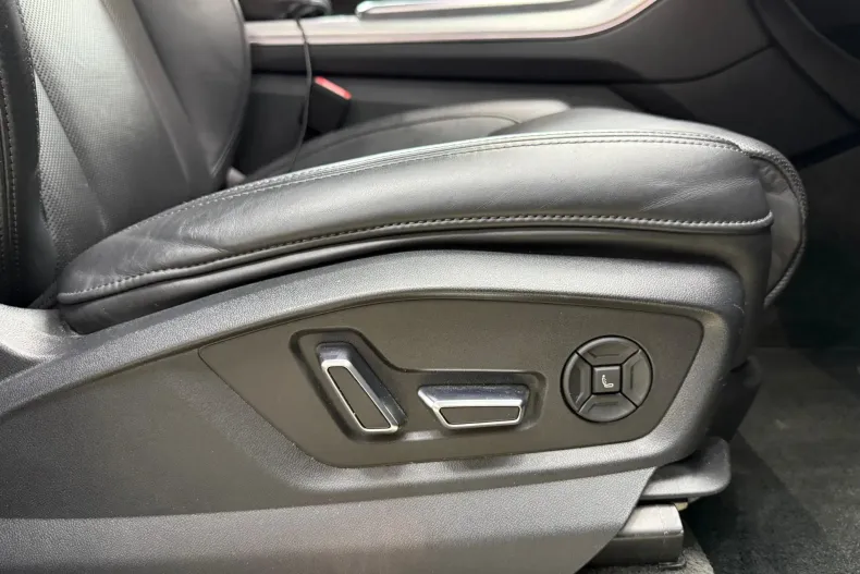 Audi Q8 din 2019 cu 152.700 km - oferta AUD163914 - foto 35