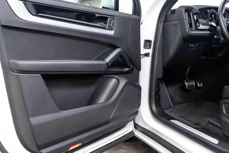 Porsche Cayenne din 2023 cu 36.147 km - oferta POR163920 - foto 16