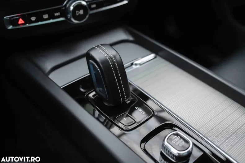 Volvo XC60 din 2021 cu 114.628 km - oferta VOL163931 - foto 31