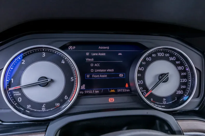 Volkswagen Touareg din 2020 cu 59.700 km - oferta VOL163934 - foto 21