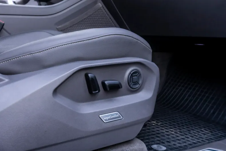 Volkswagen Touareg din 2020 cu 59.700 km - oferta VOL163934 - foto 33