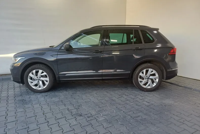 Volkswagen Tiguan din 2023 cu 80.300 km - oferta VOL163944 - foto 2