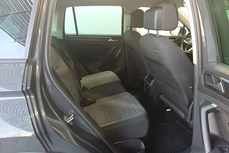 Volkswagen Tiguan din 2023 cu 80.300 km - oferta VOL163944 - foto 33