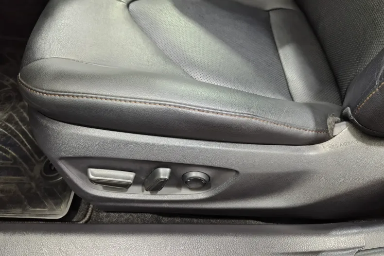 Toyota Camry din 2020 cu 50.244 km - oferta TOY163950 - foto 11