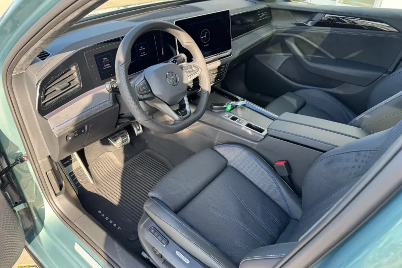 Volkswagen Passat din 2025 cu 10 km - oferta VOL163962 - foto 8