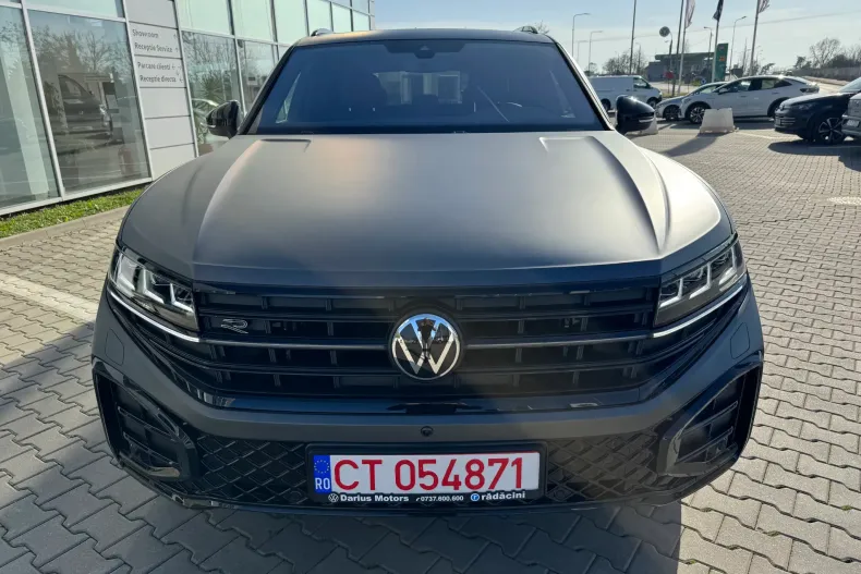 Volkswagen Touareg din 2025 cu 10 km - oferta VOL163964 - foto 4