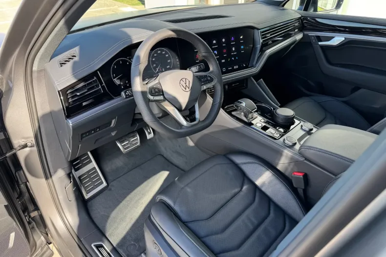 Volkswagen Touareg din 2025 cu 10 km - oferta VOL163964 - foto 9