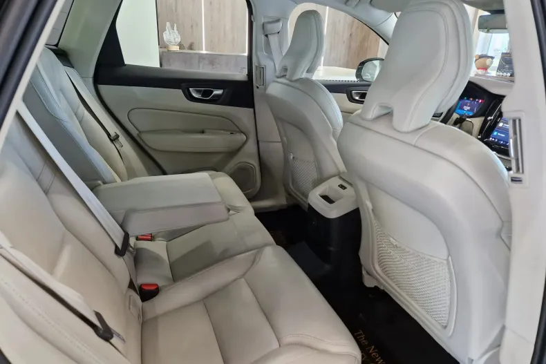 Volvo XC60 din 2023 cu 114.000 km - oferta VOL163965 - foto 21