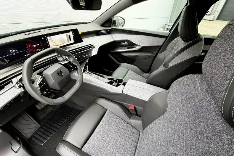 Peugeot 5008 din 2025 cu 5 km - oferta PEU163968 - foto 5