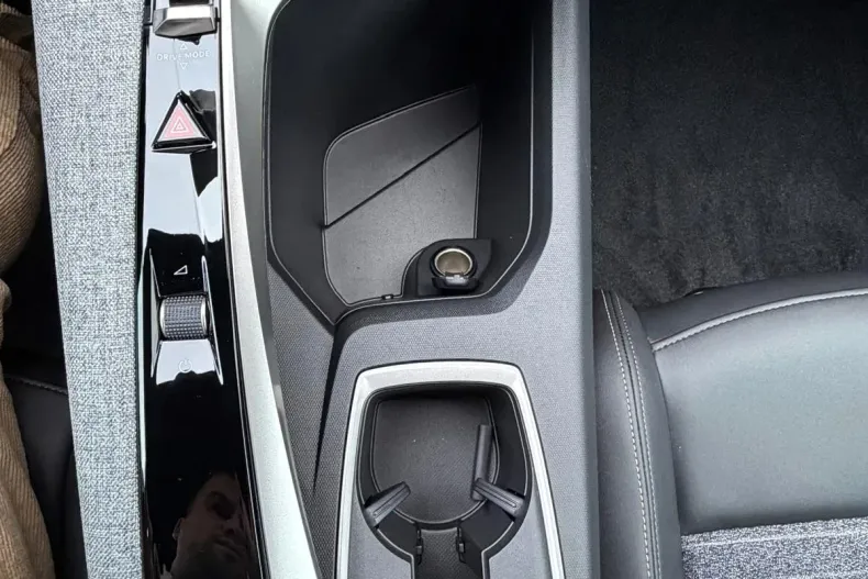 Peugeot 5008 din 2025 cu 5 km - oferta PEU163968 - foto 9