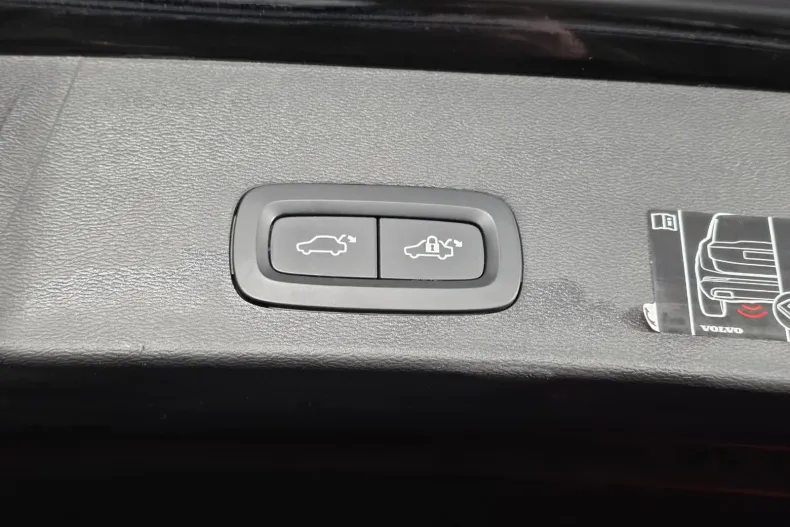 Volvo XC40 din 2021 cu 98.101 km - oferta VOL163969 - foto 30