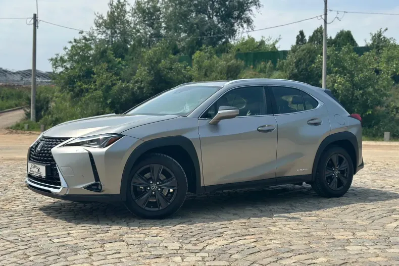 Lexus UX din 2019 cu 176.000 km - oferta LEX163976 - foto 3
