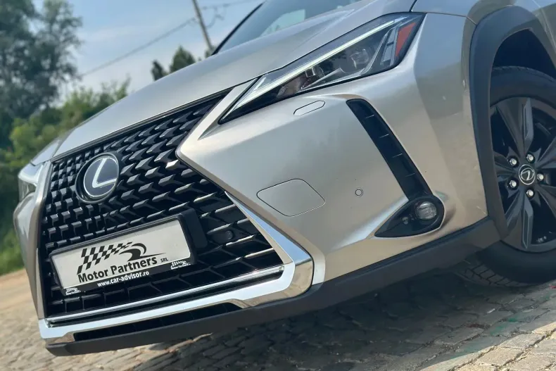 Lexus UX din 2019 cu 176.000 km - oferta LEX163976 - foto 13