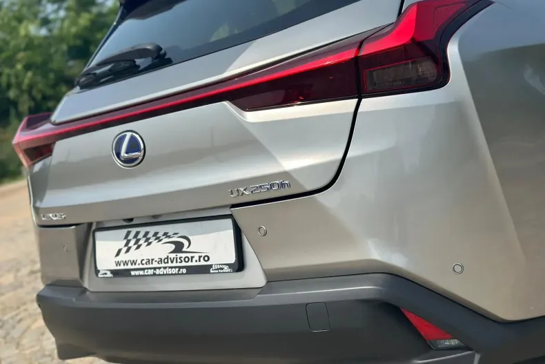 Lexus UX din 2019 cu 176.000 km - oferta LEX163976 - foto 14