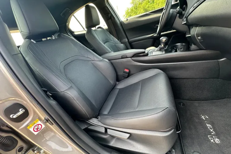 Lexus UX din 2019 cu 176.000 km - oferta LEX163976 - foto 15