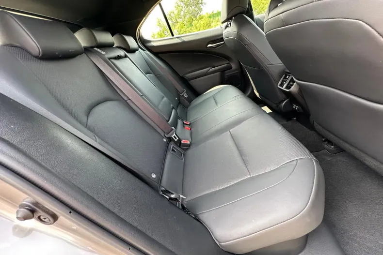 Lexus UX din 2019 cu 176.000 km - oferta LEX163976 - foto 17