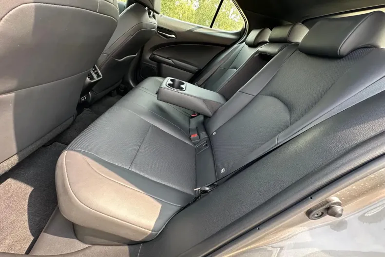 Lexus UX din 2019 cu 176.000 km - oferta LEX163976 - foto 18