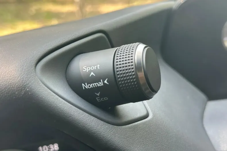 Lexus UX din 2019 cu 176.000 km - oferta LEX163976 - foto 26