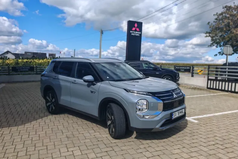 Mitsubishi Outlander din 2025 cu 22 km - oferta MIT163988 - foto 13