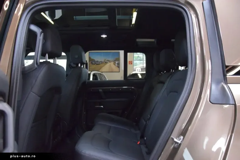 Land Rover Defender din 2025 cu 11.484 km - oferta LAN164000 - foto 4